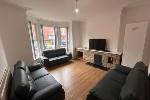 8 bedroom semi-detached house to rent, St. Michaels Terrace, Leeds, West Yorkshire, LS6