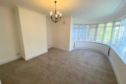 2 bedroom flat to rent - Edgware Court, Edgware