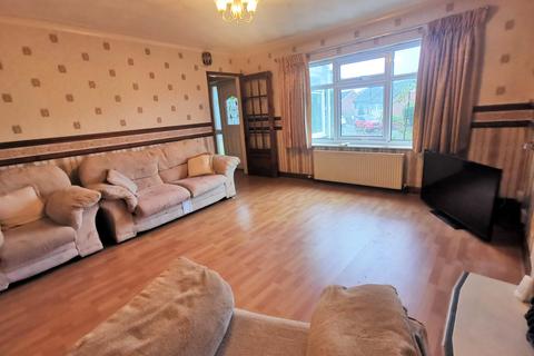 43 Cliffe Drive, Whittle Le Woods, Chorley, PR6 7HT