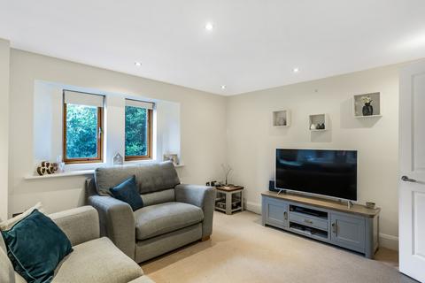 2 bedroom flat for sale, Sutton Gardens, Winchester, Hampshire, SO23