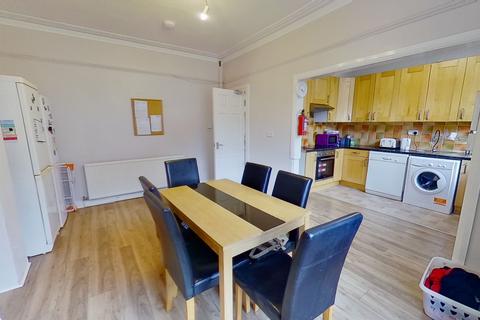 undefined, Ash Road, Headingley