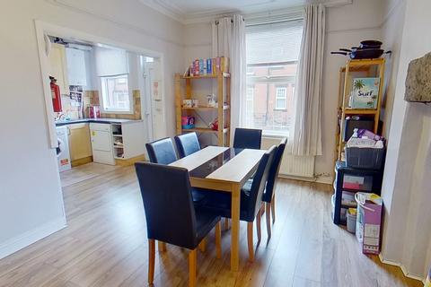 undefined, Ash Road, Headingley