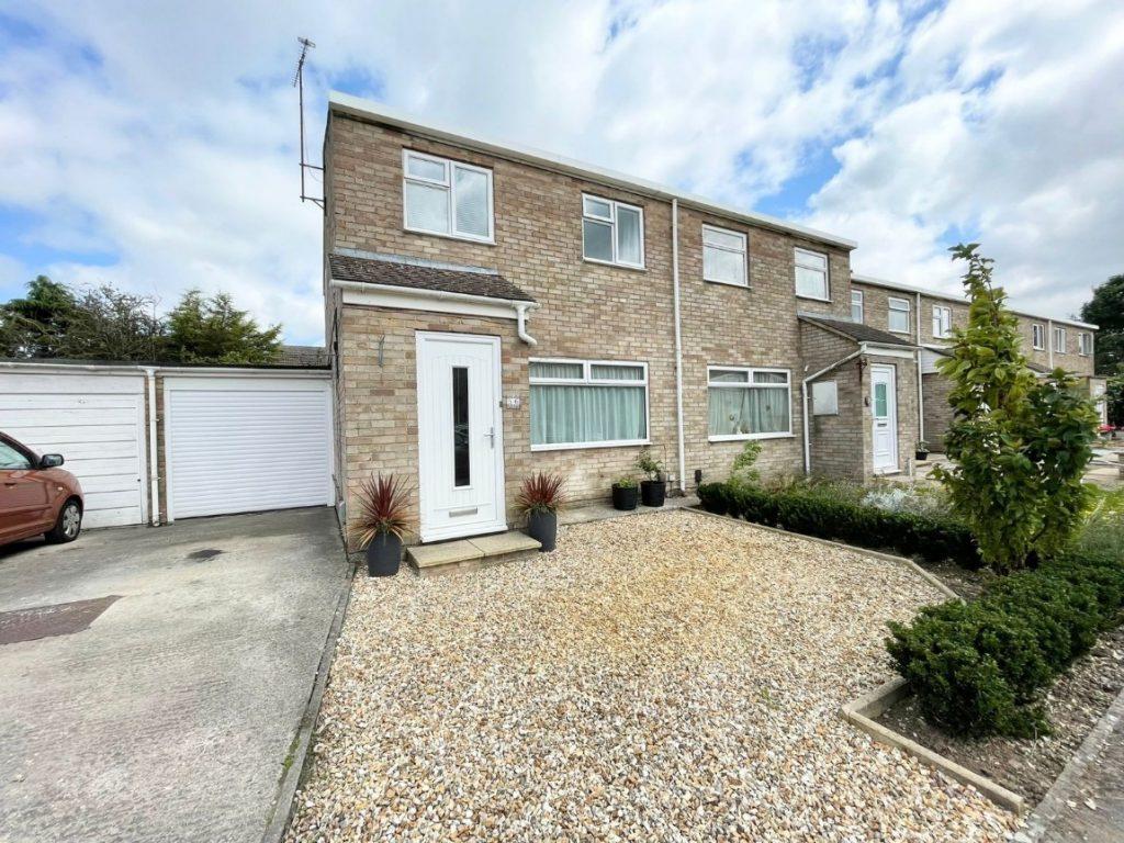 Sandgate,Swindon,SN3 4HJ 3 bed semidetached house £259,999