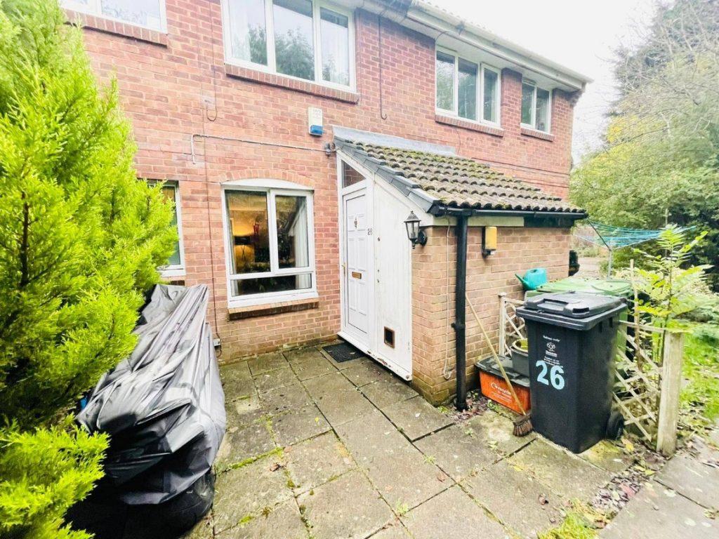 Longstock Court,Eastleaze,Swindon,SN5 7EW 1 bed flat £119,999