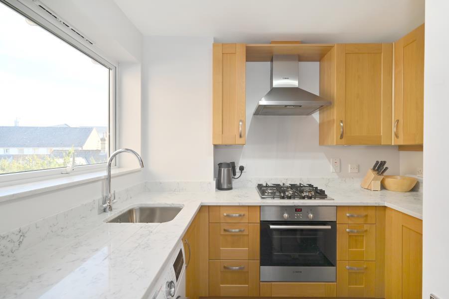 Lockview Court Narrow Street E14 1 bed apartment £1,560 pcm (£360 pw)