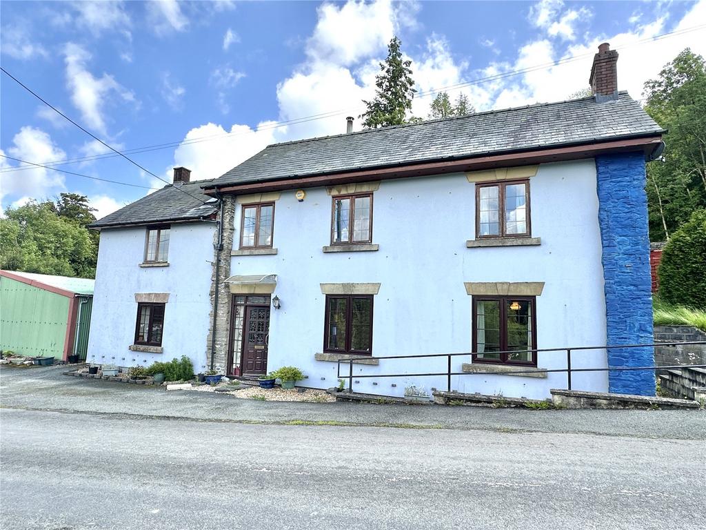 Llanbadarn Fynydd, Llandrindod Wells... 4 bed detached house for sale