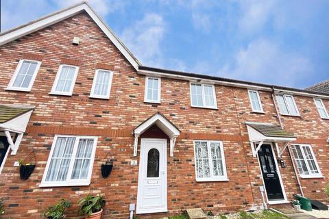 2 bedroom terraced house to rent, Tideswell Close, CM7