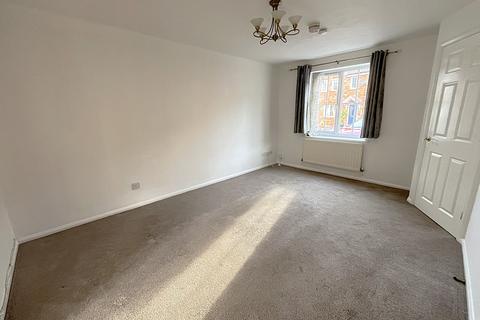 2 bedroom terraced house to rent, Tideswell Close, CM7