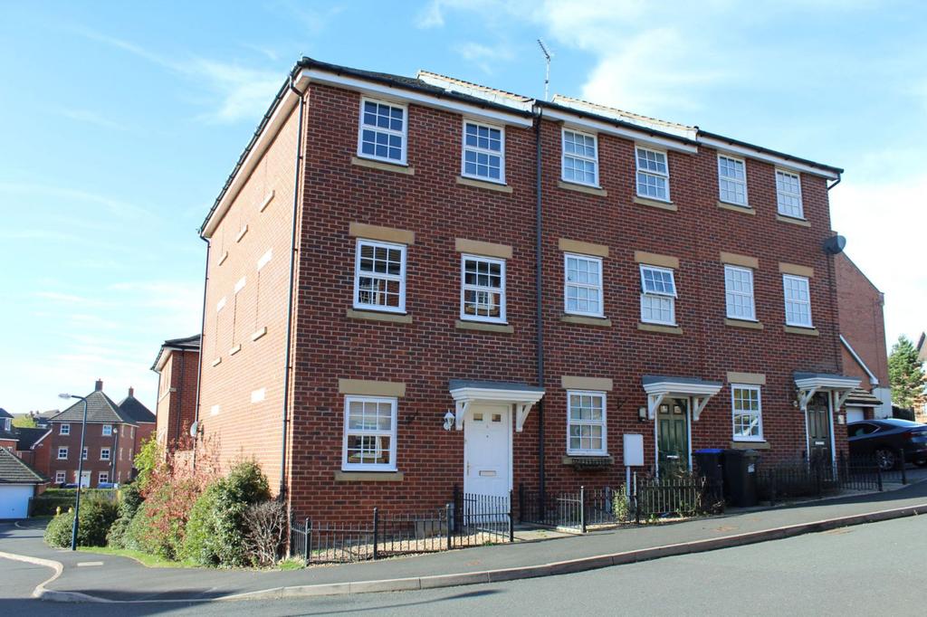 Buscott Park Way, Middlemore, Daventry NN11 8AT 3 bed townhouse £950