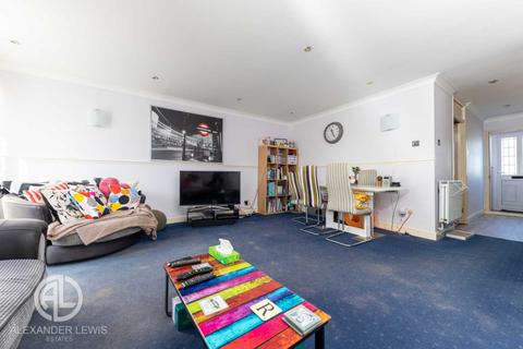 7 Parkfield, Letchworth Garden City, SG6 2QE