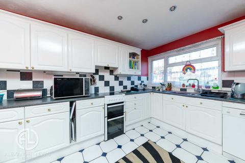 7 Parkfield, Letchworth Garden City, SG6 2QE