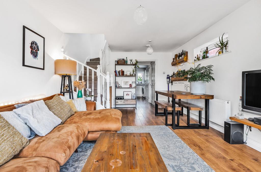 Chapel Road, Swanmore, Southampton... 2 bed semidetached house £300,000