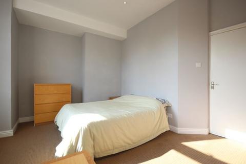 5 bedroom house to rent, Bennett Road, Leeds