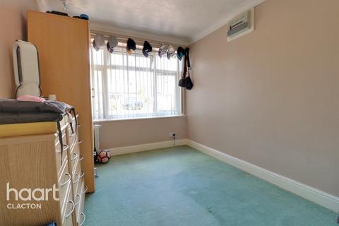 29 Bockings Grove, Clacton-on-sea, CO16 8DL