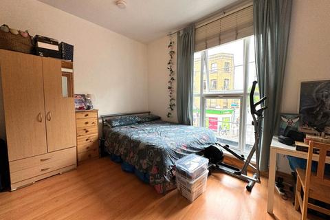 Studio to rent, Hornsey Road, Archway