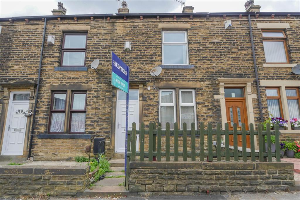 Woodhall Avenue, Thornbury, BD3 7BY 2 bed terraced house £525 pcm (£