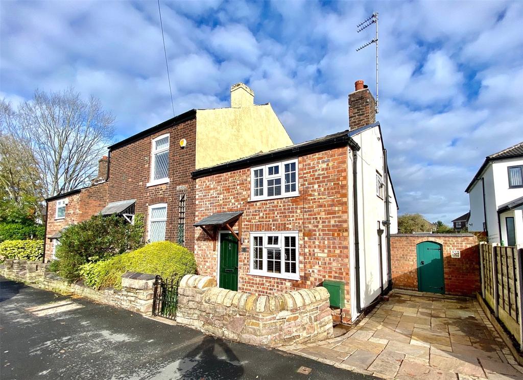 Marple Road, Offerton, Stockport, SK2 2 bed semidetached house £230,000
