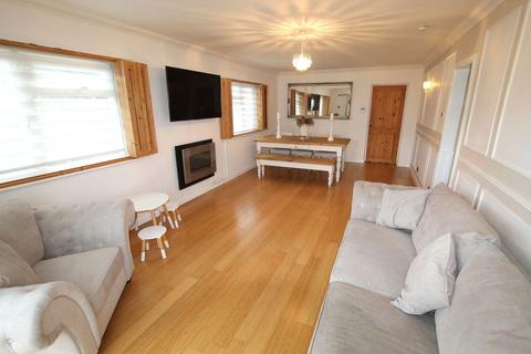 6 Lanchester Close, Herne Bay, CT6 8AH