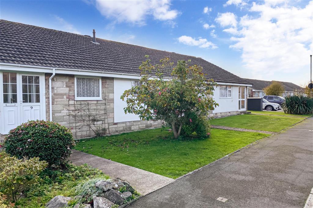 Ward Close, Newport, Isle of Wight 2 bed terraced bungalow for sale £