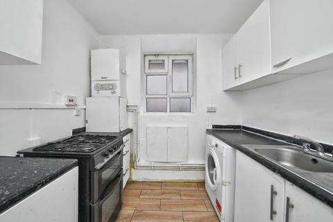 Flat 10, Chagford House Talwin Street, London, E3 3NP