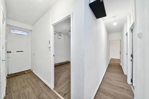 Flat 10, Chagford House Talwin Street, London, E3 3NP