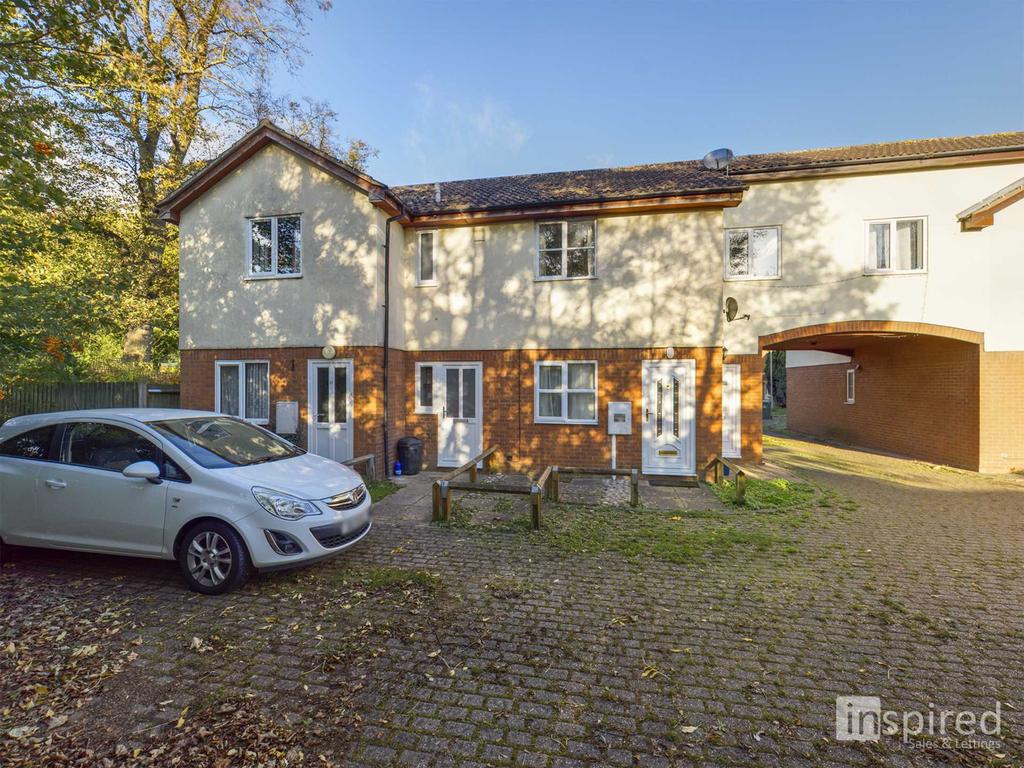 Sheppards Close, Newport Pagnell 1 bed terraced house £825 pcm (£190 pw)