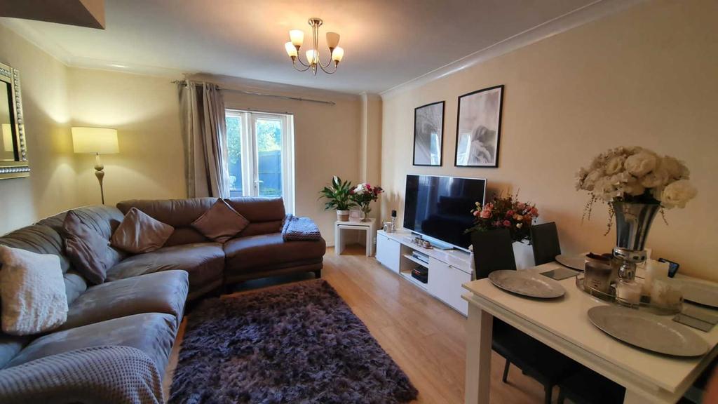 Harrison Drive, St Mellons 2 bed end of terrace house £190,000