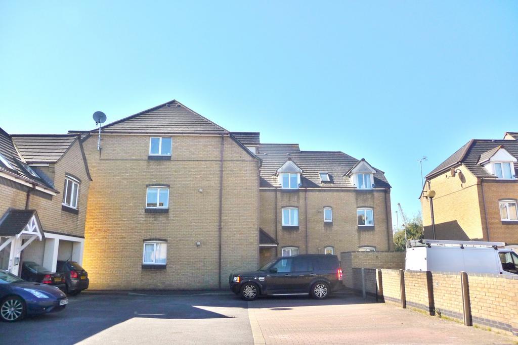 OCEAN VILLAGE, SOUTHAMPTON 2 bed apartment to rent £1,200 pcm (£277 pw)