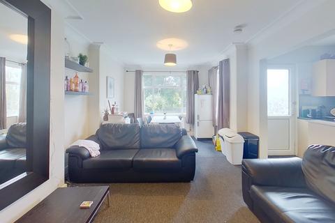 5 bedroom house to rent, Richmond Road, Hyde Park, LEEDS