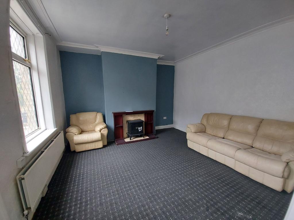 St. Leonards Road, Bradford, BD8 2 bed terraced house £600 pcm (£138 pw)