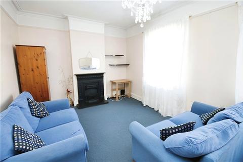 2 bedroom apartment to rent, Queens Road, London, SW19