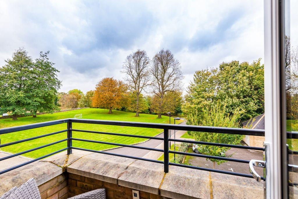 The Fort, Rochester ME1 2FE 4 bed terraced house £525,000