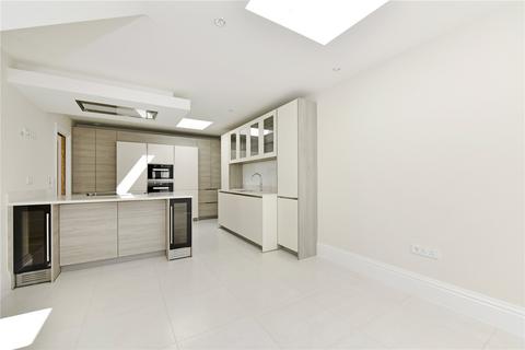 2 bedroom apartment to rent, Oakley Court, 12 South Park Crescent, Gerrards Cross, Buckinghamshire, SL9
