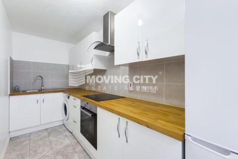 2 bedroom flat to rent, Albany Road, London SE5