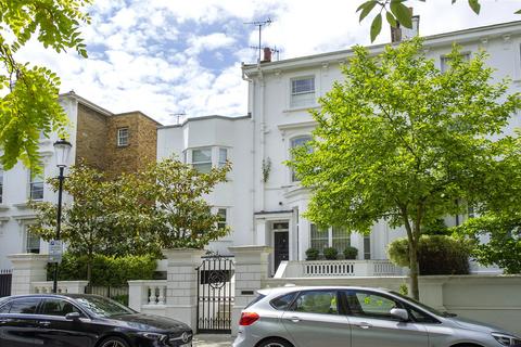 2 bedroom apartment to rent, Gilston Road, London, SW10