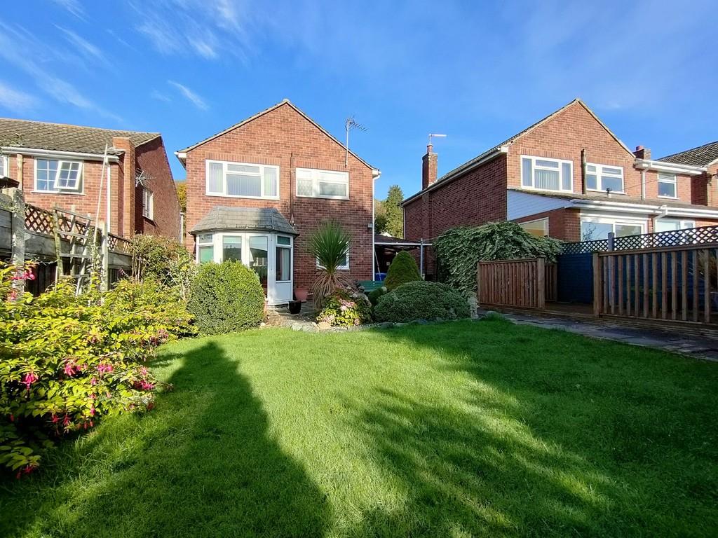 Angrave Road, East Leake, Loughborough 3 bed detached house £275,000