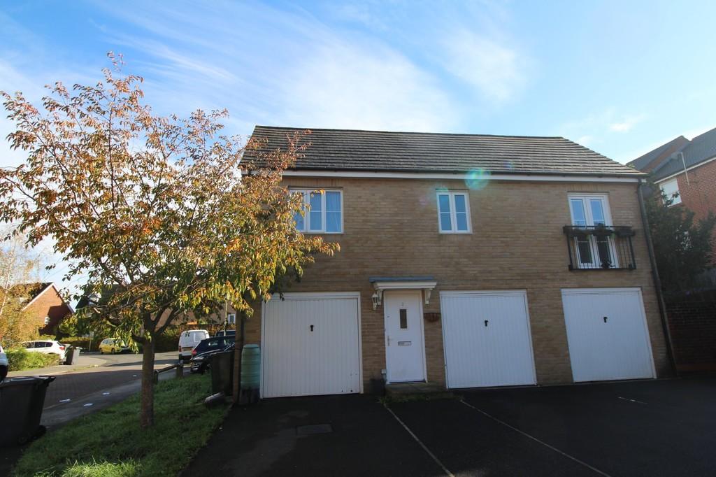 Jackson's Road, Hedge End 2 bed townhouse £950 pcm (£219 pw)