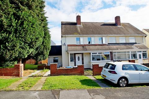 3 bedroom semi-detached house to rent, Commercial Square, Brandon