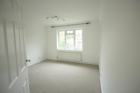 2 bedroom flat to rent - Northwood HA6