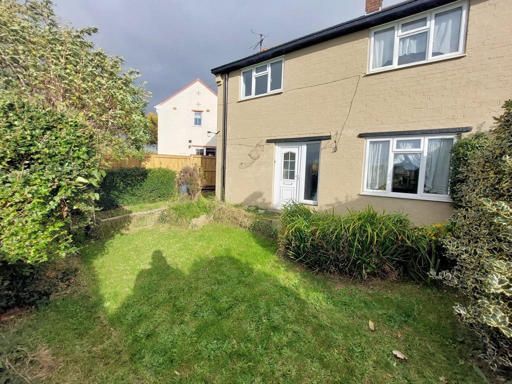 Gouldings Close, Eastfield, Scarborough 2 bed semidetached house £