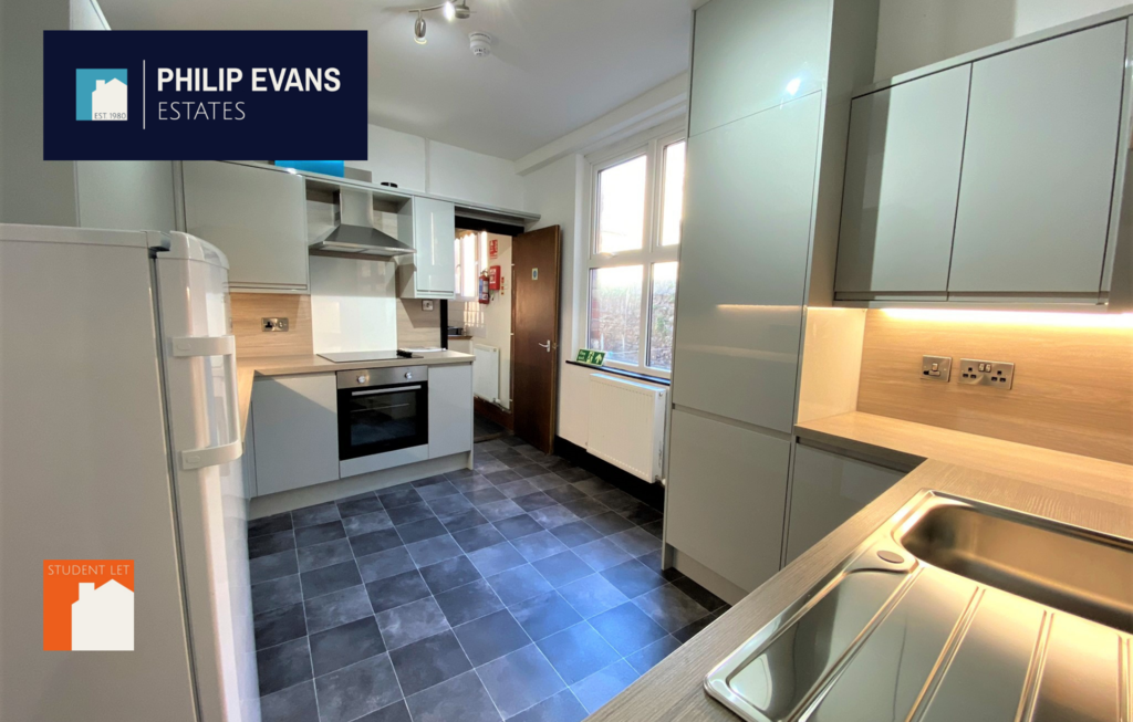 Portland Street, Aberystwyth SY23 9 bed terraced house £3,185 pcm (£
