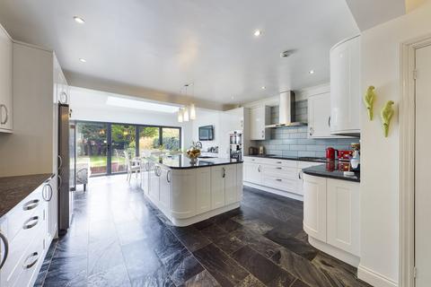 6 bedroom detached house for sale - Thornhill Road, Ickenham