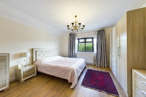 6 bedroom detached house for sale - Thornhill Road, Ickenham