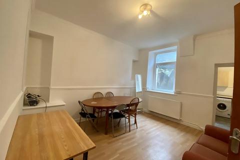 4 bedroom terraced house to rent - Castle Buildings, Treforest