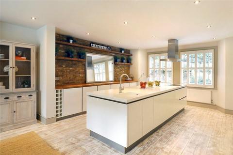 103 Ridgway, London, SW19 4SY