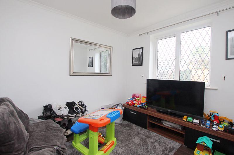 Picksley Crescent, HoltonLeClay 4 bed detached house £240,000