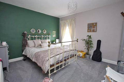 102 Fairmont Road, Grimsby, DN32 8DX