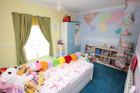 102 Fairmont Road, Grimsby, DN32 8DX