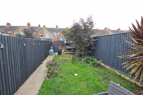 102 Fairmont Road, Grimsby, DN32 8DX