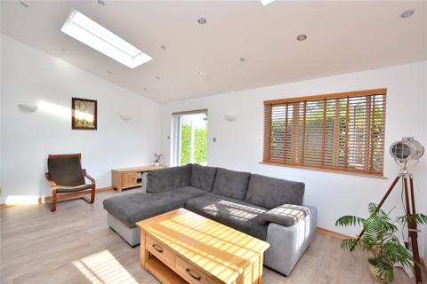 7 Alderton Place, Leeds, LS17 5LL